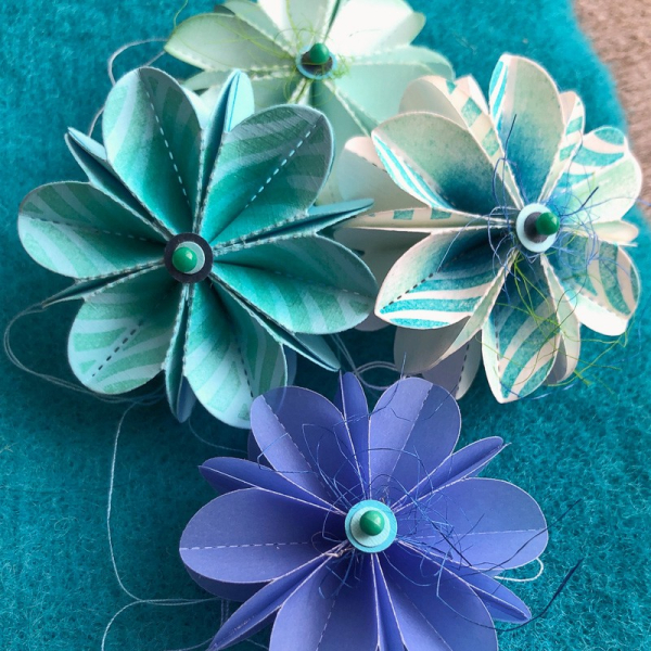Faltblume #15S, Stanze - Farbton Papier